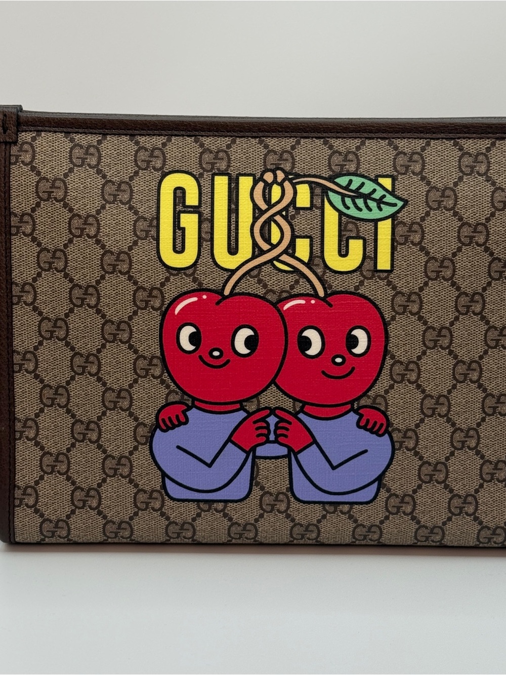 NWT Gucci Brown GG Supreme Pouch  clutch with Cherry Duo Graphic